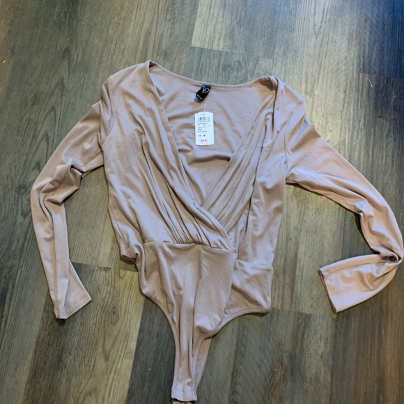 Windsor Store wrap bodysuit in mocha. NWT.‎ . Orig retail  30 - Picture 2 of 4
